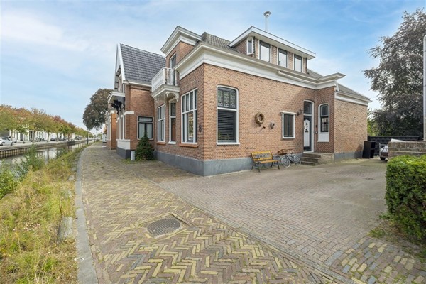 Te koop: Sfeervolle karakterwoning gelegen op een superfijne locatie !